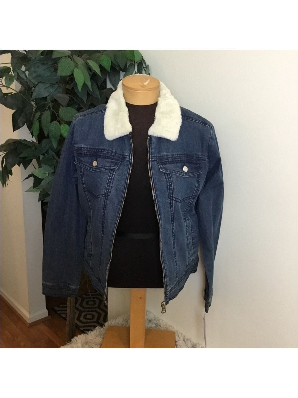 Madden Girl NYC Sherpa collar denim Jacket Large